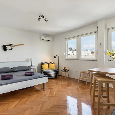 Aldo Apartment Split