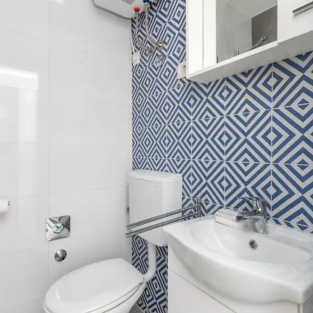 Aldo Apartment *